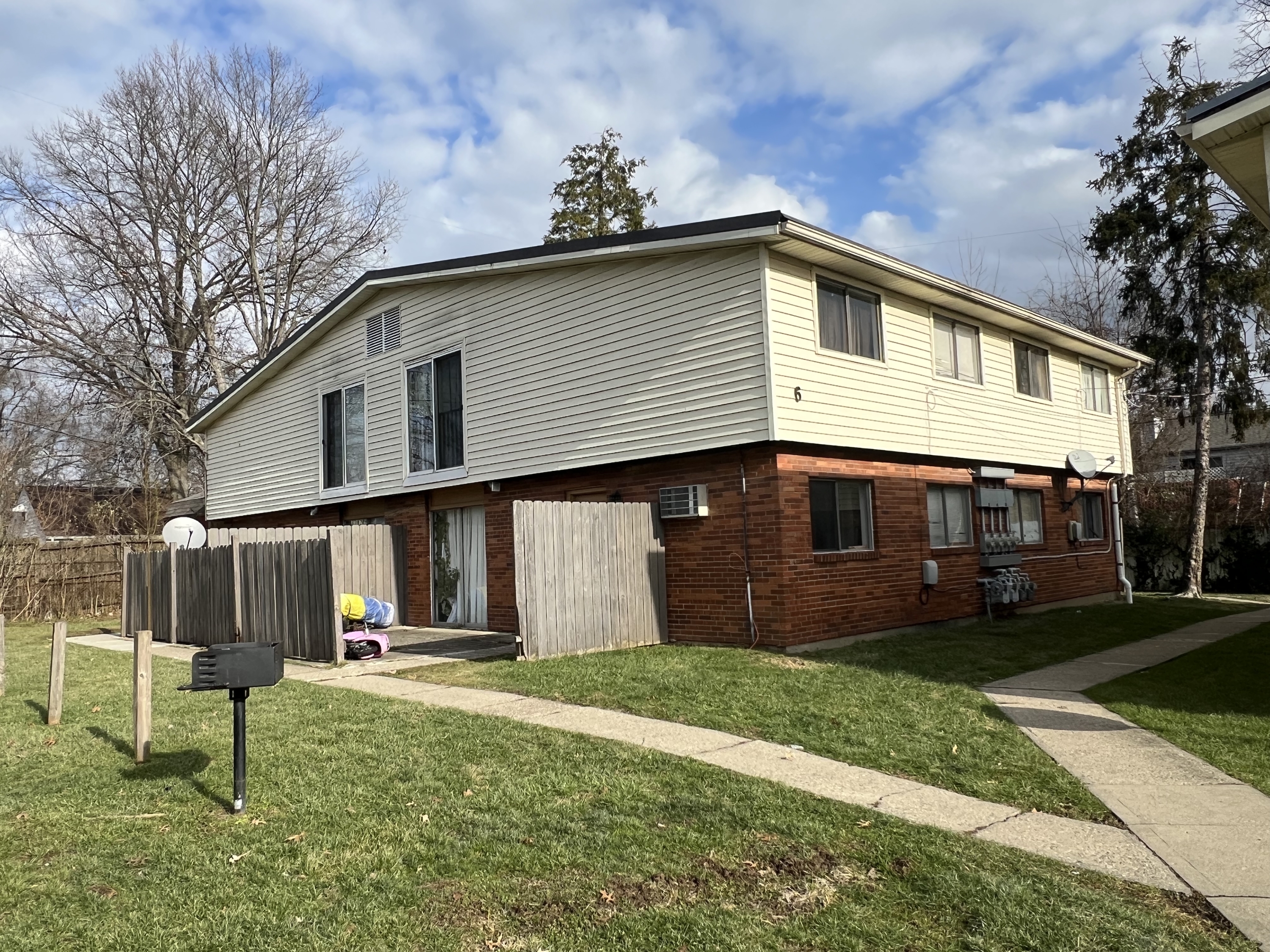 Property main image